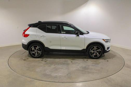2019 Volvo XC40 T5 R-Design