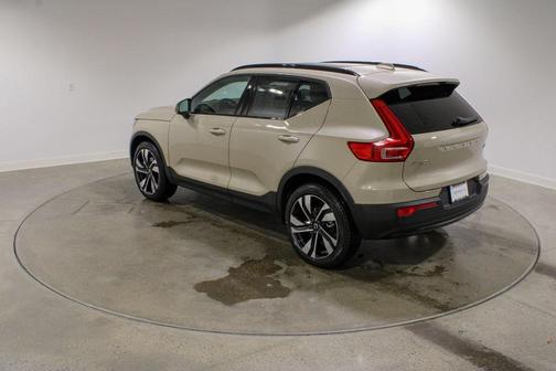 2026 Volvo XC40 B5 Ultra