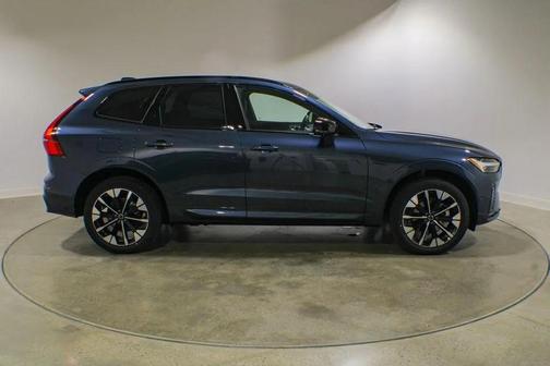 Denim Blue Metallic 2026 Volvo XC60 B5 Plus