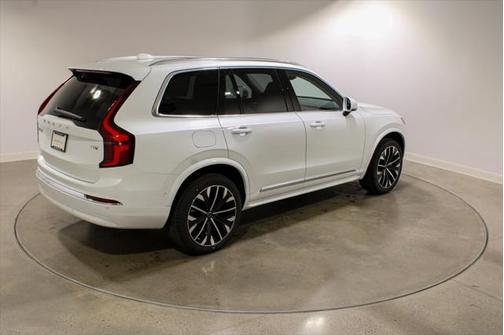 2025 Volvo XC90 Plug-In Hybrid T8 Plus 7-Seater