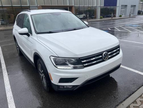Pure White 2018 Volkswagen Tiguan 2.0T SEL