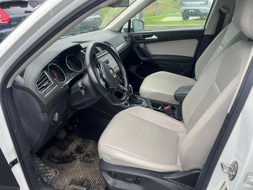 Pure White 2018 Volkswagen Tiguan 2.0T SEL