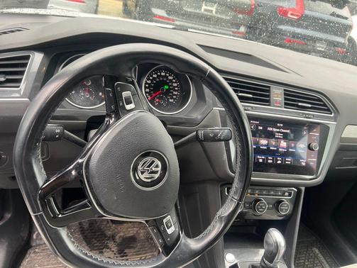 Pure White 2018 Volkswagen Tiguan 2.0T SEL