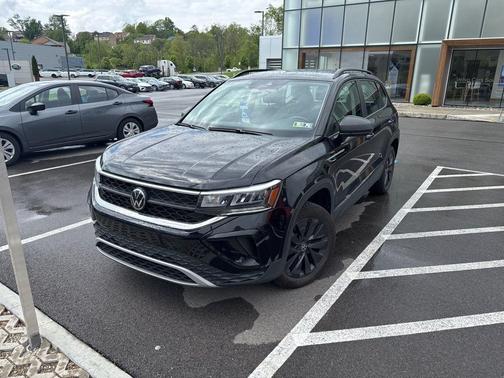 Deep Black Pearl 2024 Volkswagen Taos 1.5T S