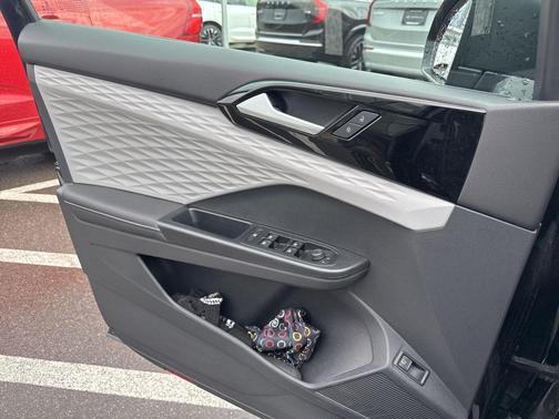 Deep Black Pearl 2024 Volkswagen Taos 1.5T S