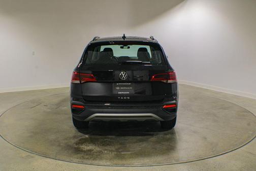 Deep Black Pearl 2024 Volkswagen Taos 1.5T S