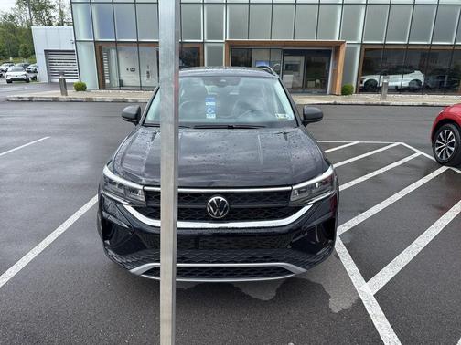 Deep Black Pearl 2024 Volkswagen Taos 1.5T S