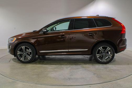 Rich Java Metallic 2017 Volvo XC60 T6 Dynamic