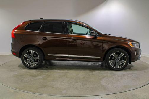 Rich Java Metallic 2017 Volvo XC60 T6 Dynamic