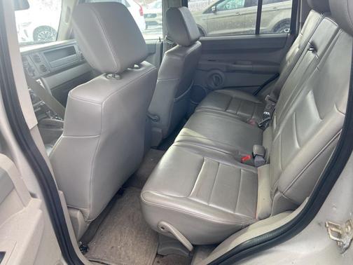 2007 Jeep Commander Sport