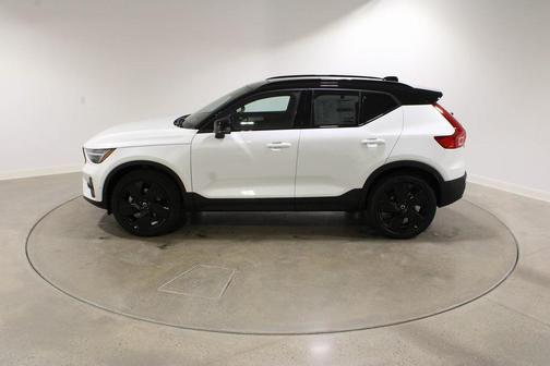 2026 Volvo XC40 B5 Ultra Black Edition