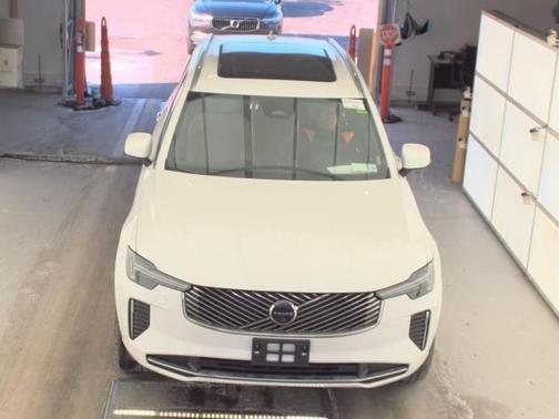 2025 Volvo XC90 B5 Plus 7-Seater