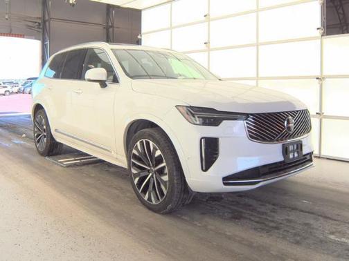 2025 Volvo XC90 B5 Plus 7-Seater