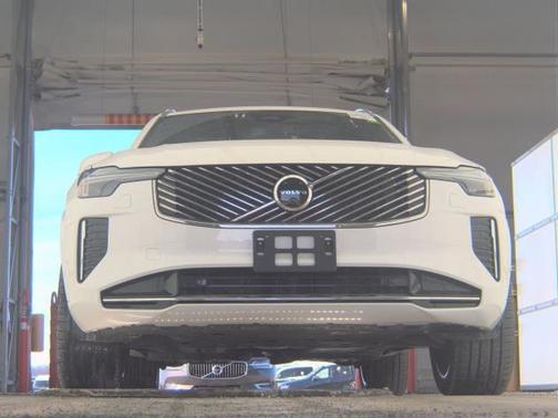 2025 Volvo XC90 B5 Plus 7-Seater