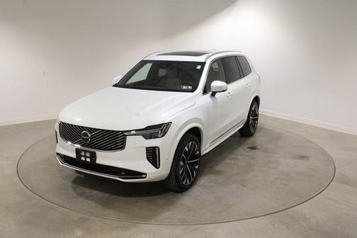 2025 Volvo XC90 B5 Plus 7-Seater