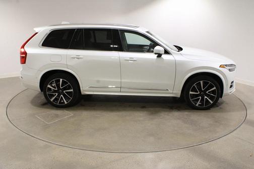 2024 Volvo XC90 B6 Plus Bright Theme 6-Seater