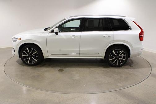 2024 Volvo XC90 B6 Plus Bright Theme 6-Seater