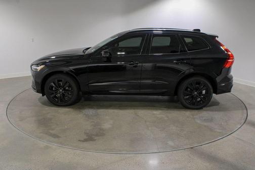 2023 Volvo XC60 Plus Dark Theme