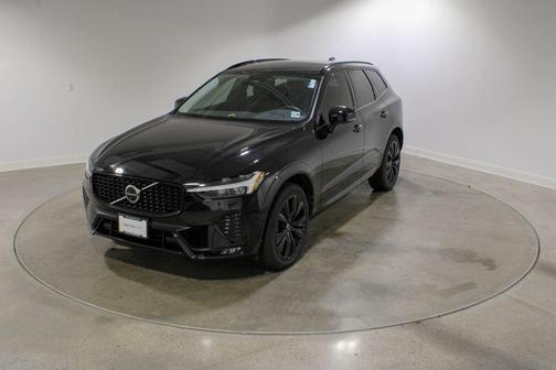 2023 Volvo XC60 Plus Dark Theme