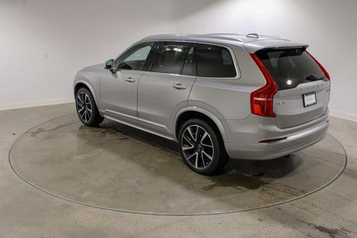 2023 Volvo XC90 B5 Plus