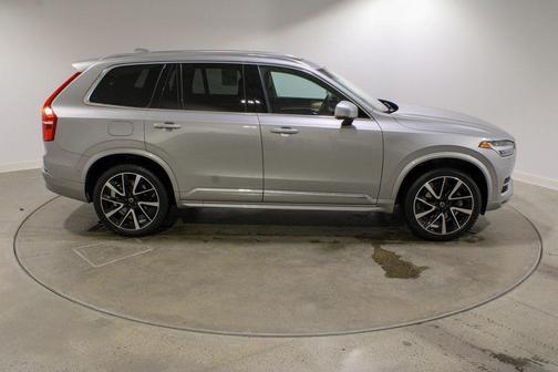 2023 Volvo XC90 B5 Plus