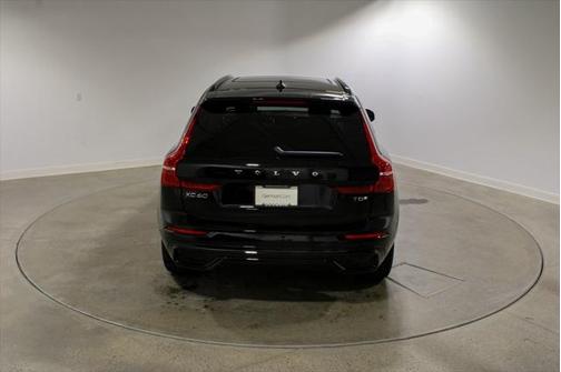 2025 Volvo XC60 Plug-In Hybrid T8 Plus