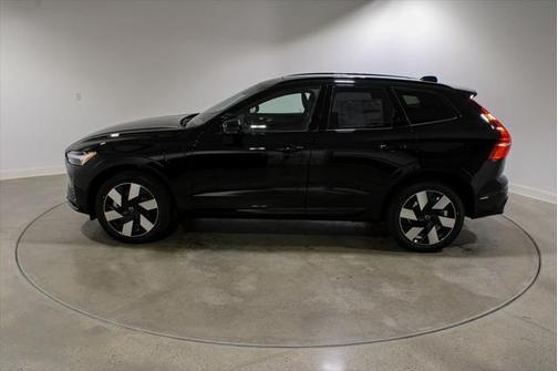2025 Volvo XC60 Plug-In Hybrid T8 Plus