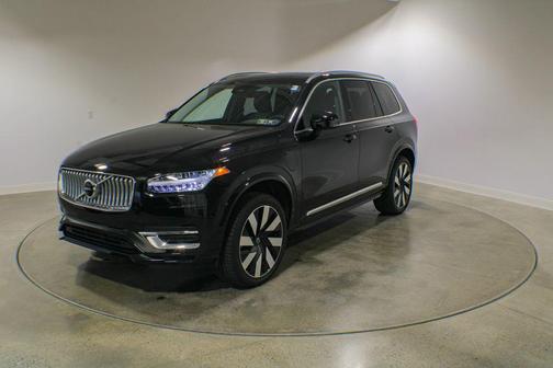 Onyx Black Metallic 2025 Volvo XC90 Plug-In Hybrid T8 Plus 6-Seater