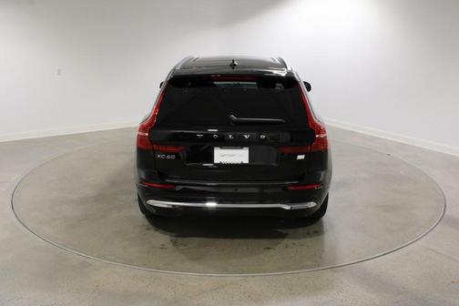 2022 Volvo XC60 Recharge Plug-In Hybrid T8 Inscription