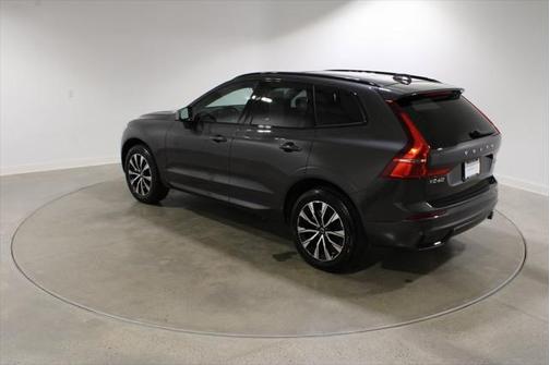 2025 Volvo XC60 B5 Core