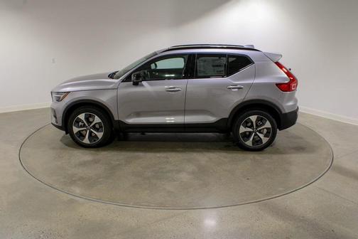 2026 Volvo XC40 B5 Plus