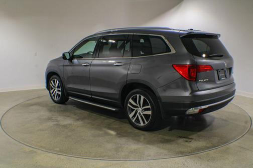 Grey 2016 Honda Pilot Elite