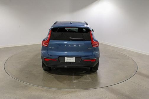 2024 Volvo XC40 B5 Plus Dark Theme
