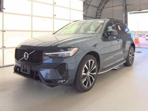 2025 Volvo XC60 B5 Ultra