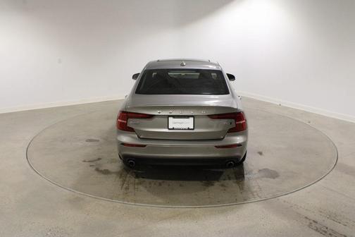 2020 Volvo S60 T6 Momentum