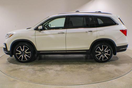 White Diamond Pearl 2019 Honda Pilot Touring 8-Passenger