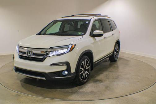 White Diamond Pearl 2019 Honda Pilot Touring 8-Passenger