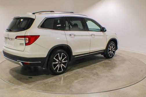 White Diamond Pearl 2019 Honda Pilot Touring 8-Passenger