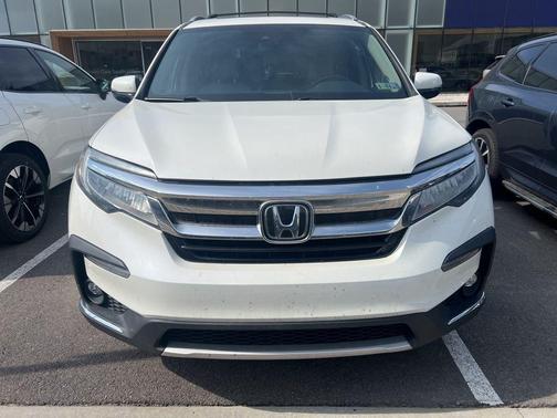 White Diamond Pearl 2019 Honda Pilot Touring 8-Passenger