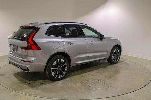 Aurora Silver 2026 Volvo XC60 B5 Plus