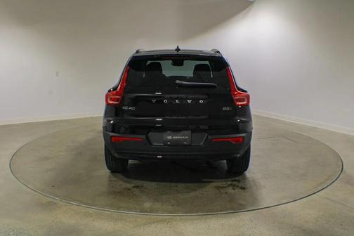 Onyx Black 2026 Volvo XC40 Plus, B5 AWD Gas (mild hybrid), Dark