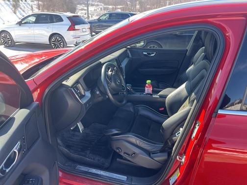 2019 Volvo XC60 T5 R-Design