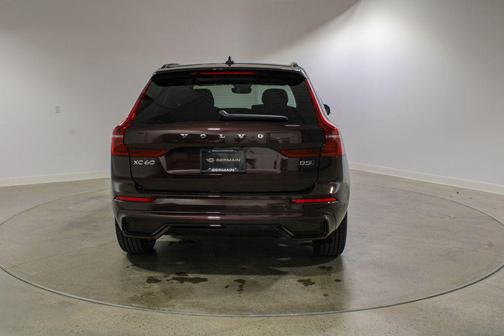 Mulberry Metallic 2026 Volvo XC60 B5 Core