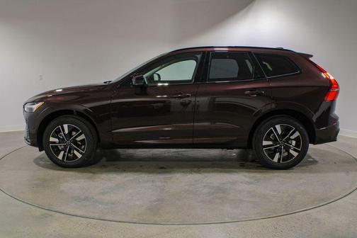 Mulberry Metallic 2026 Volvo XC60 B5 Core