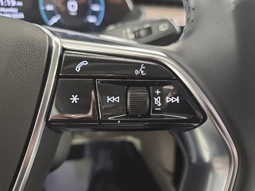 2019 Audi e-tron Premium Plus