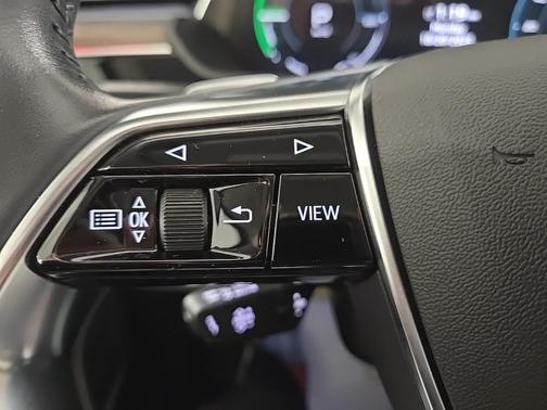 2019 Audi e-tron Premium Plus