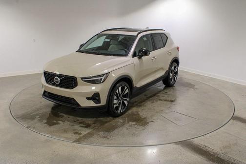 2026 Volvo XC40 B5 Ultra