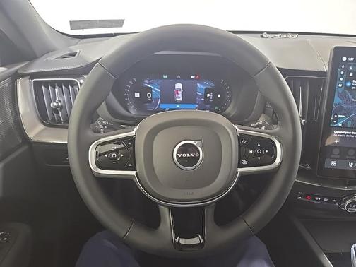 2026 Volvo XC60 B5 Ultra Black Edition