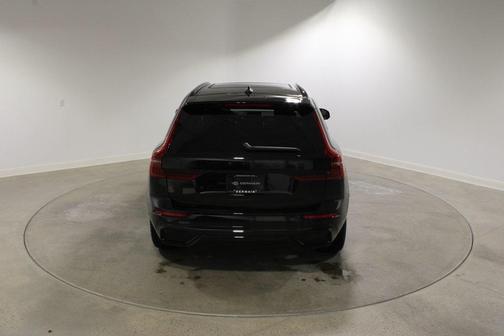 2026 Volvo XC60 B5 Ultra Black Edition