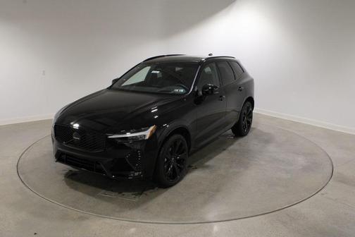 2026 Volvo XC60 B5 Ultra Black Edition